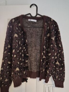 ZARA Brown and Cream Leopard-Print Fuzzy Cardigan. Size XL